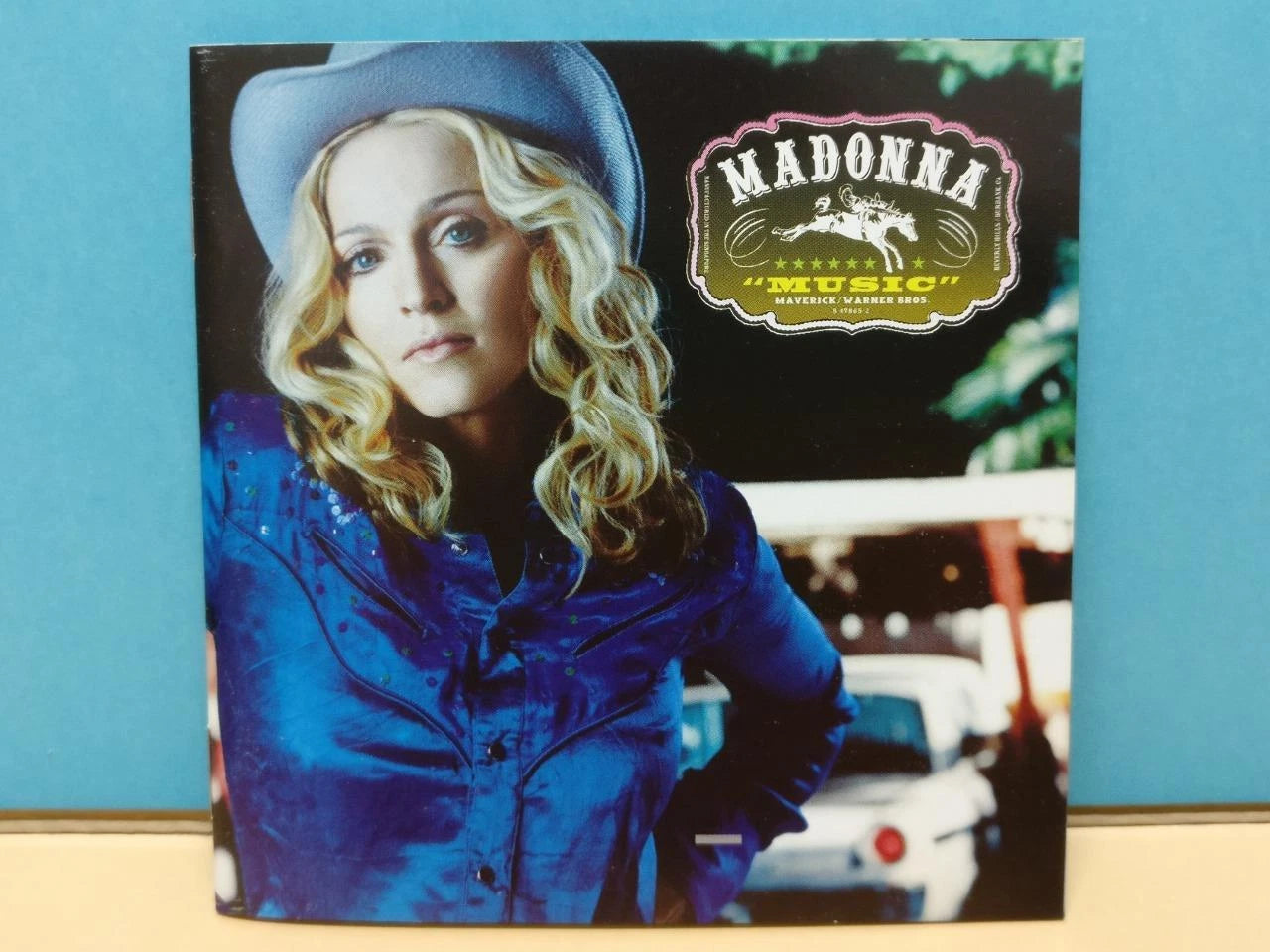 CH888 Madonna Music 2000 Singapore English CD ZN247