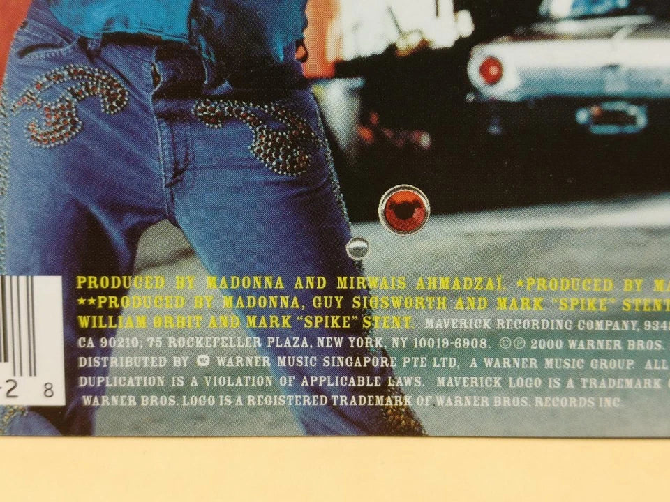 CH888 Madonna Music 2000 Singapore English CD ZN247