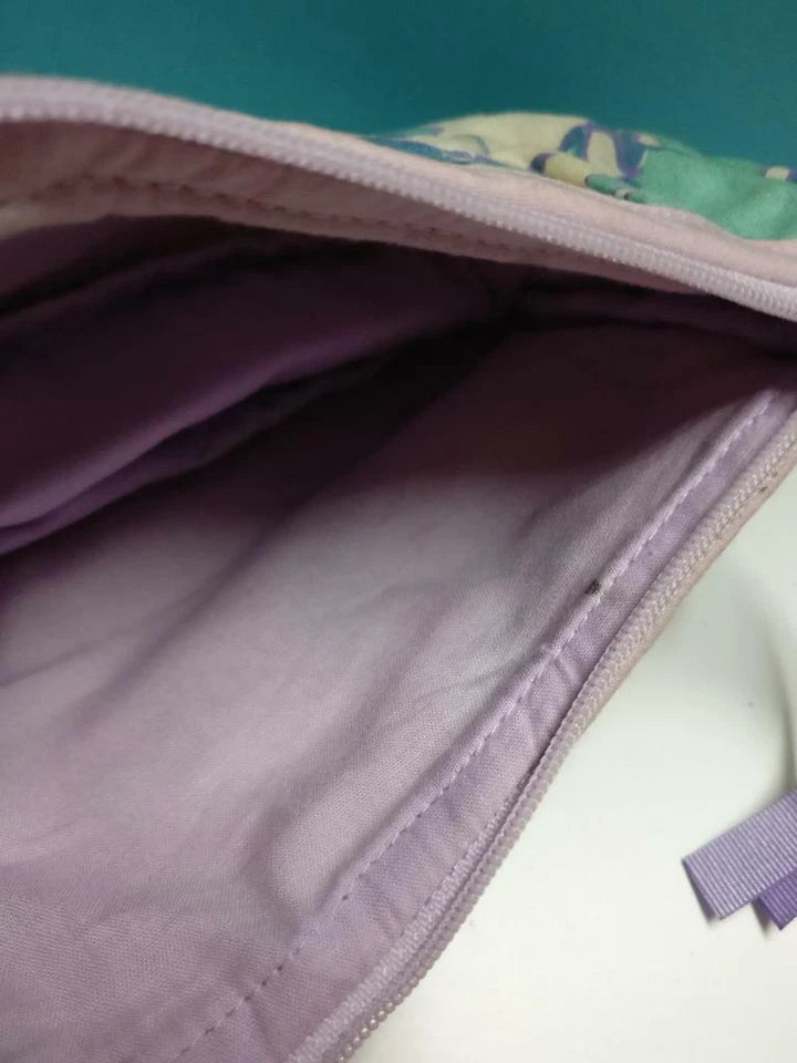 CH888 Singapore 2007 The Body Shop Blue Cosmetic Floral Fabric Pouch (G018)