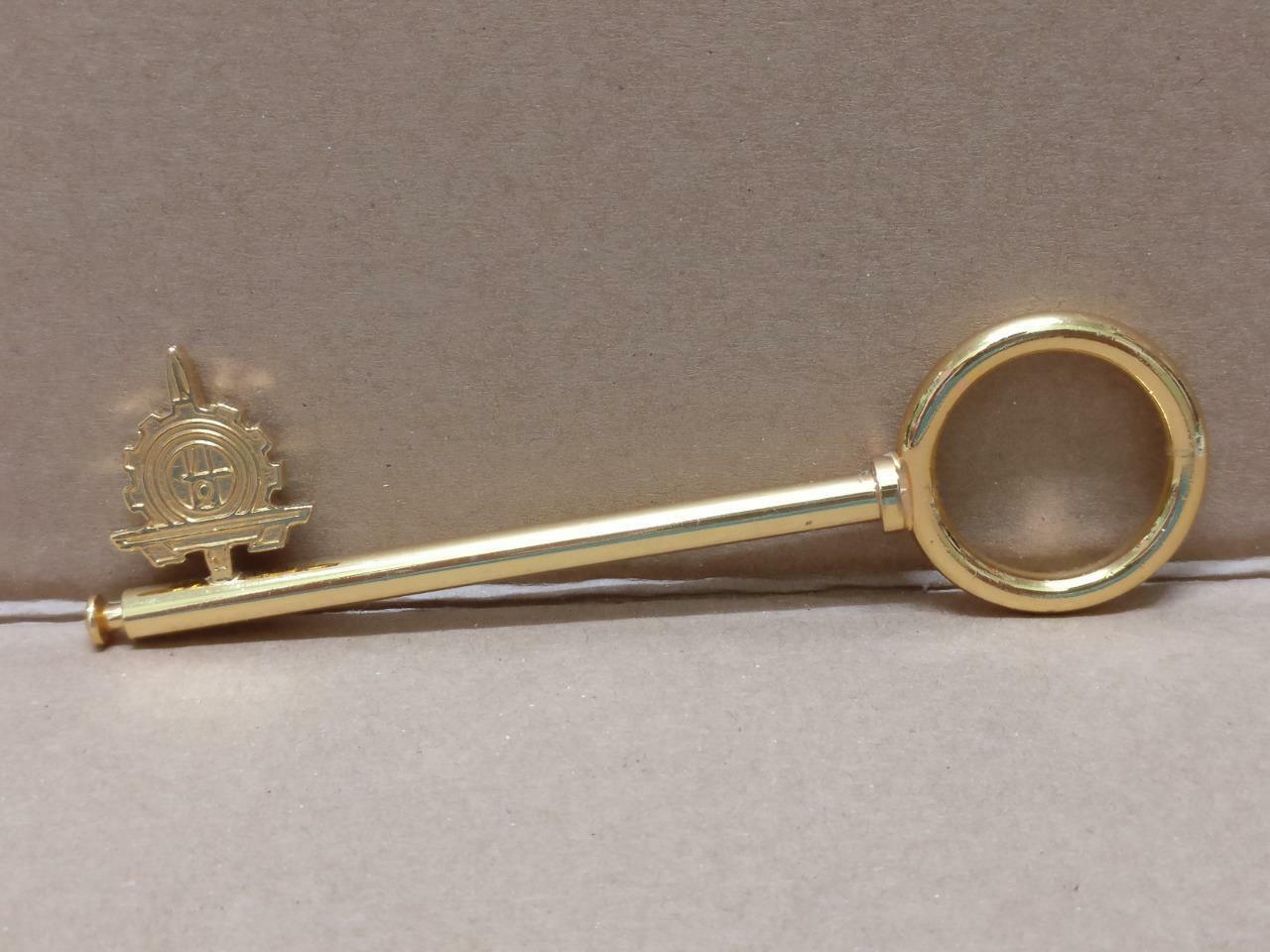 Rare 1995 Singapore Army Logistics Key & Pin Badges With Box (A1887)