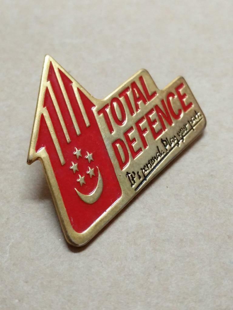 Vintage Singapore Total Defence 1st First Issue Pin Badge (B552)