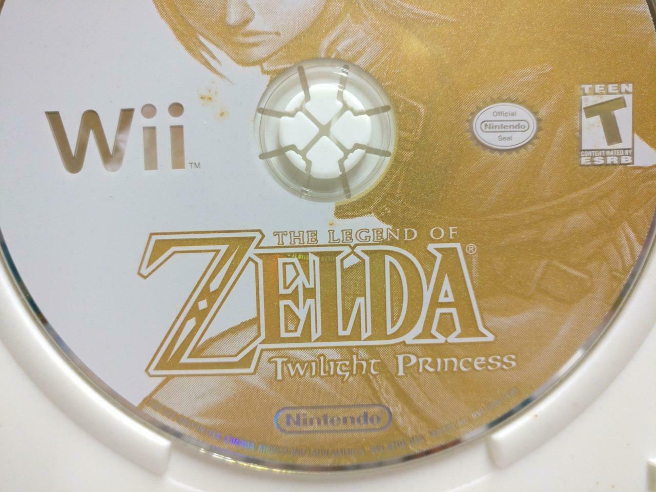 Nintendo Wii Game The Legend Of Zelda Twilight Princess 2006 USA Disc (GA393)