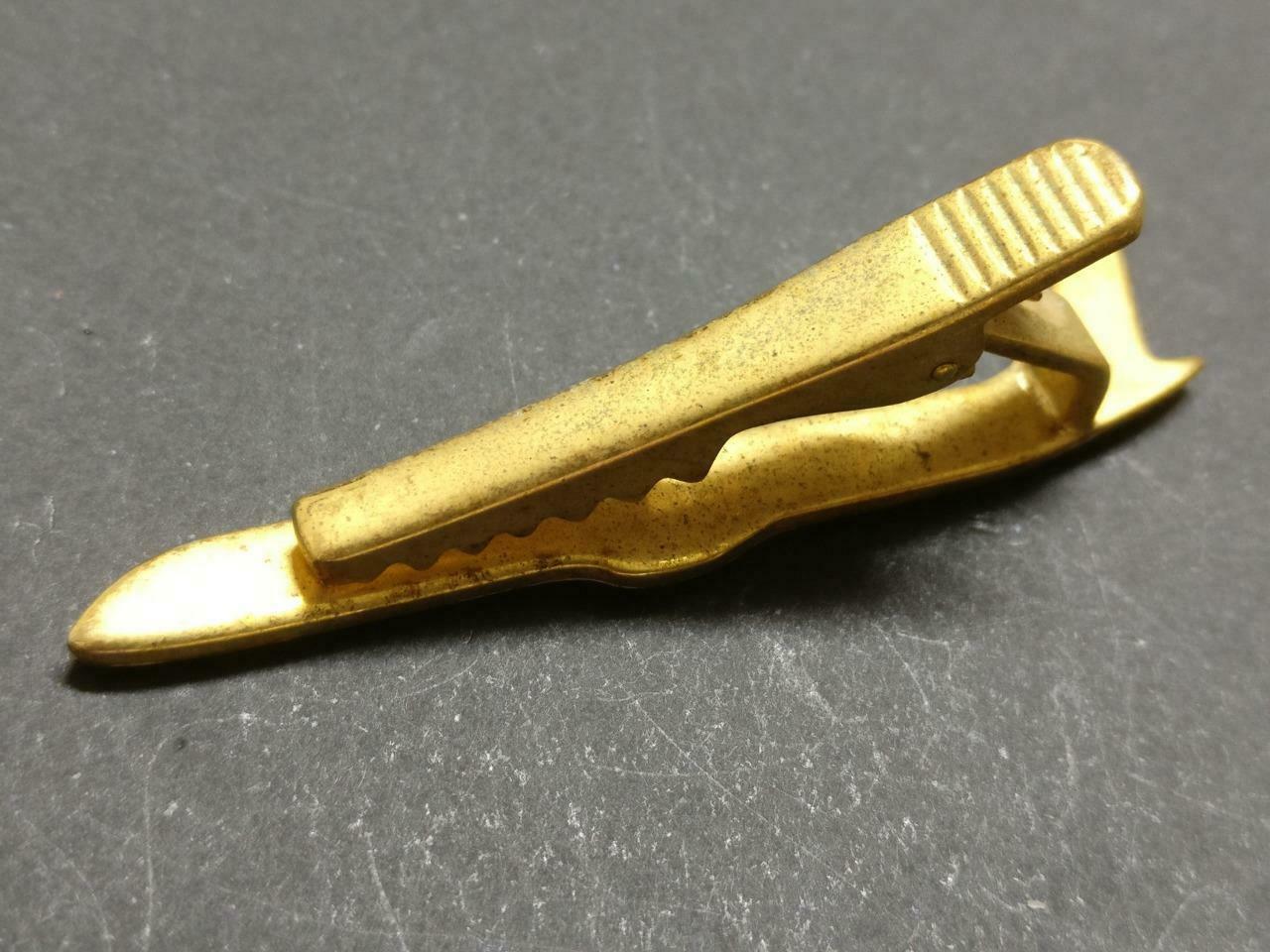 Vintage China Southern Airlines Airplane Gold Tone Tie Pin Clip Souvenir B862