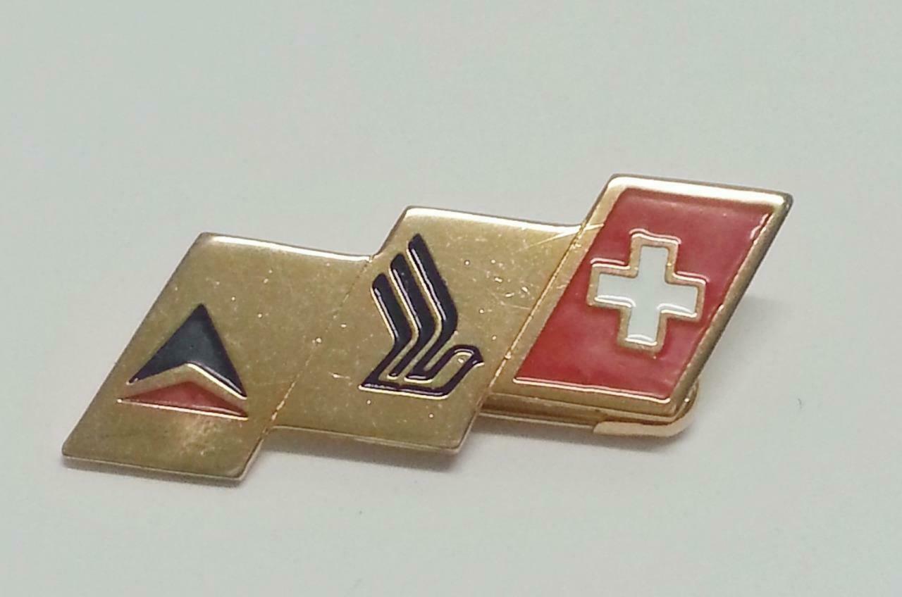 Rare SIA Singapore Airlines Swiss Mini Pin Badge F/S (B126)