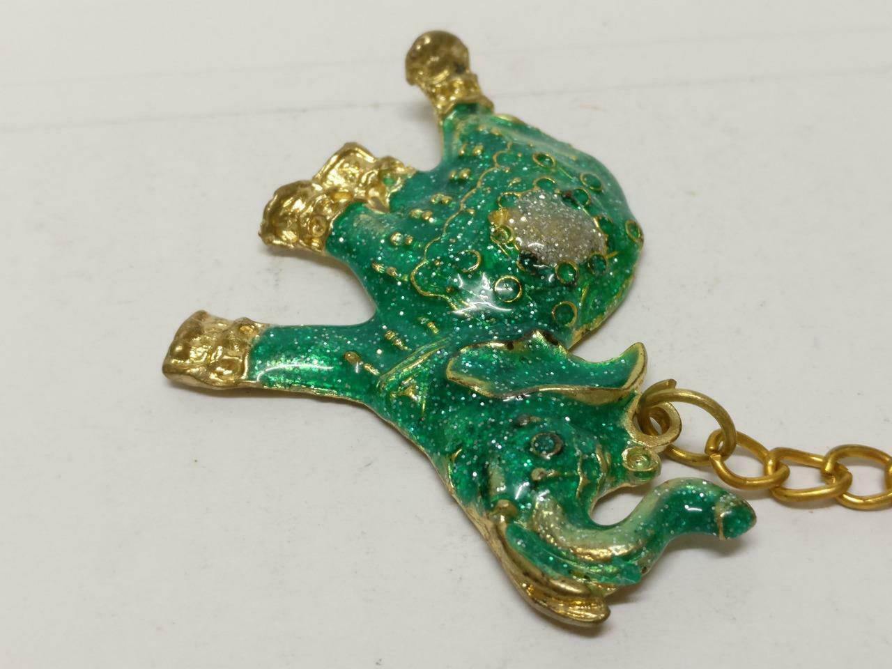 LP888 Rare Vintage Thailand Elephant Green Gold Tone Metal Keychain Souvenir (B708)