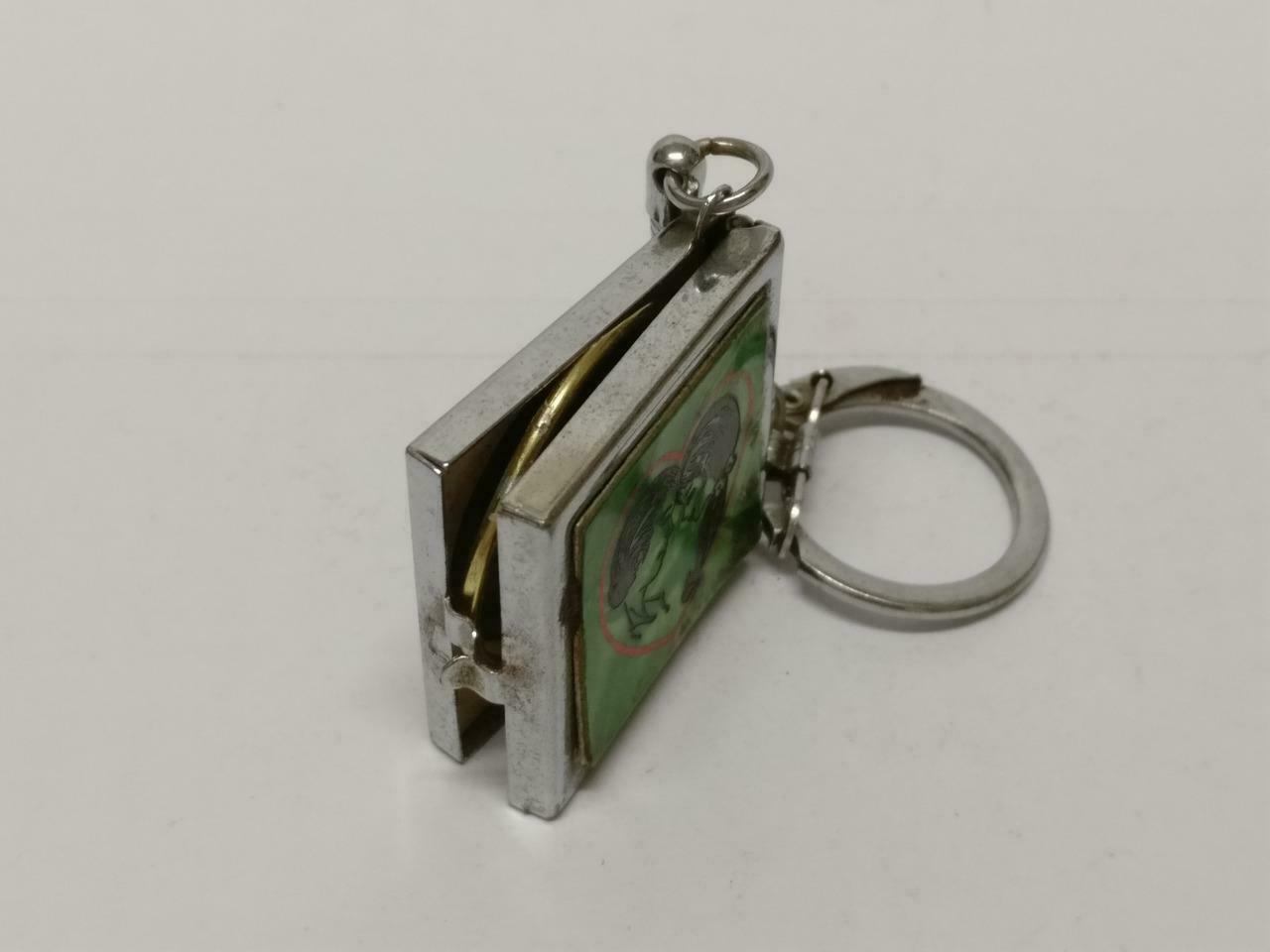 LP888 Rare Vintage Couple Love Heart Photo Locket Metal Keychain Keyring F/S (B689)