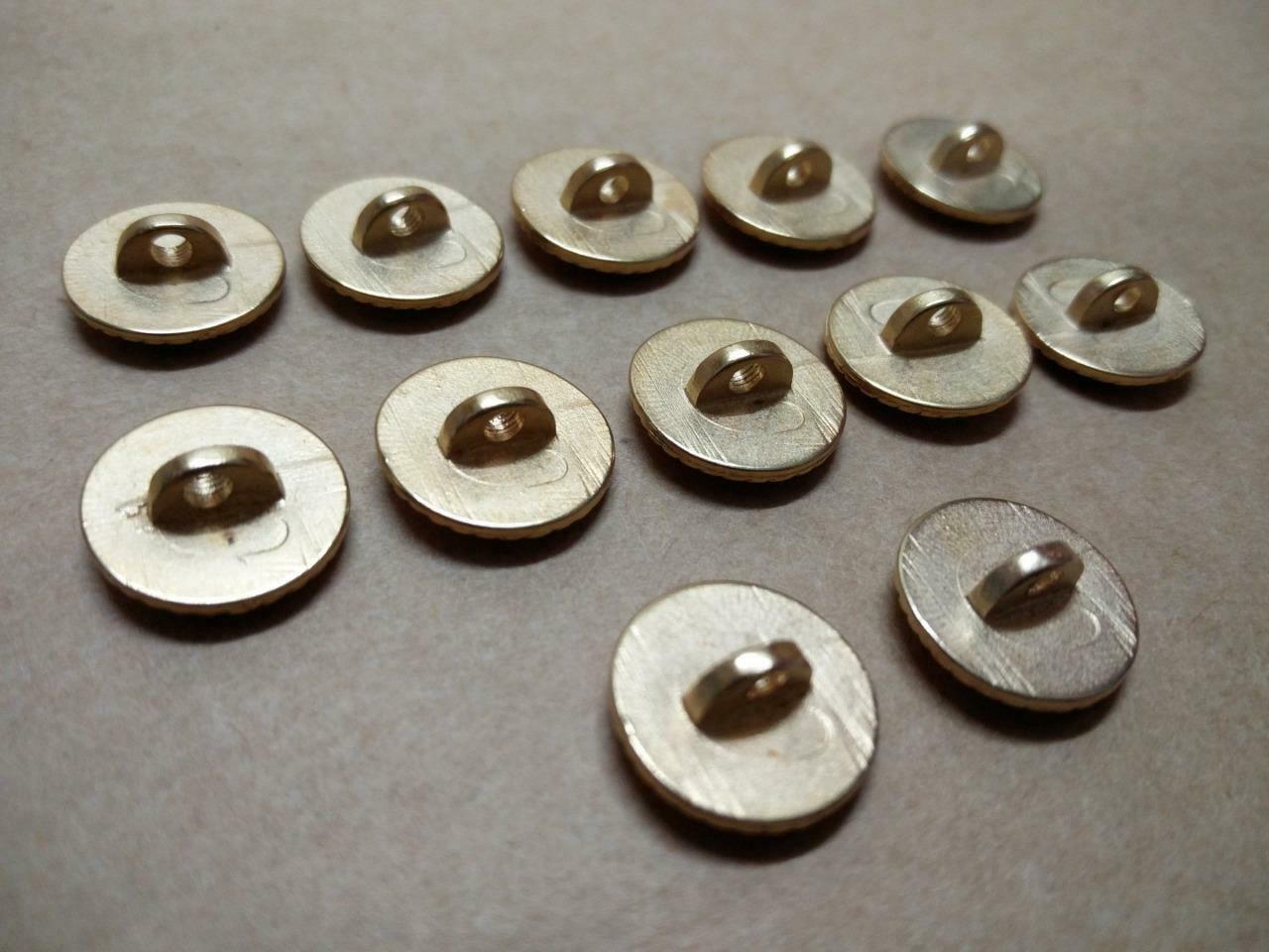 MCM Clothes Sewing 15mm Round Buttons Set of 12 (B560)