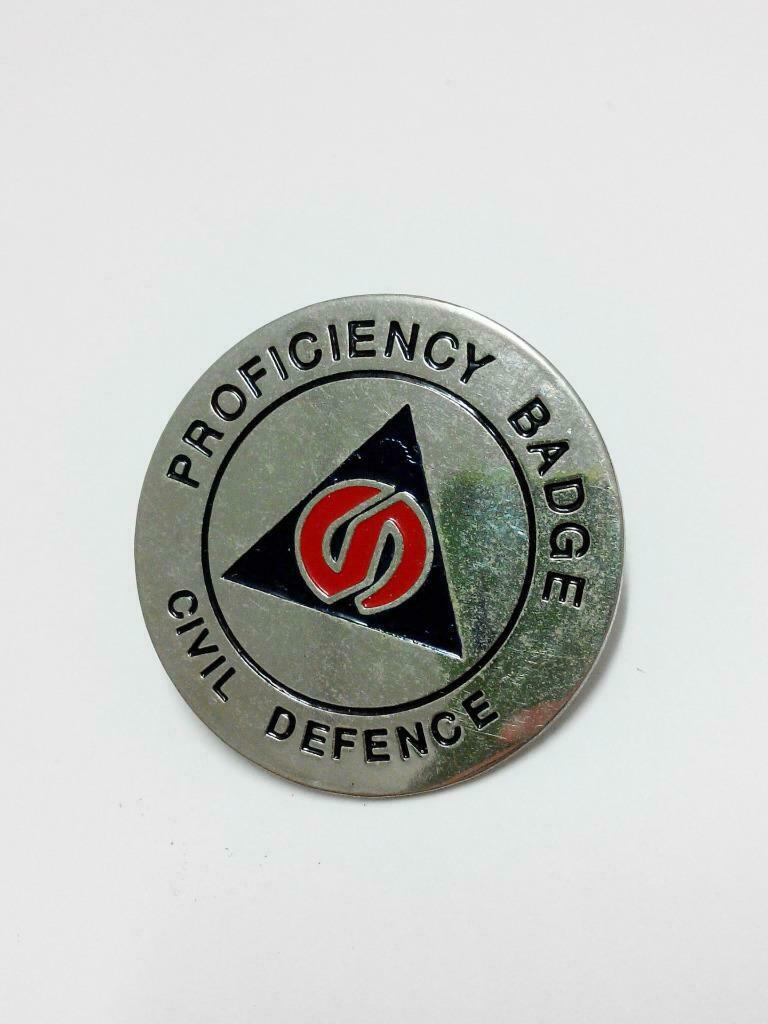 Rare Vintage Singapore Proficiency Badge Civil Defence Pin Badge F/S (B322)