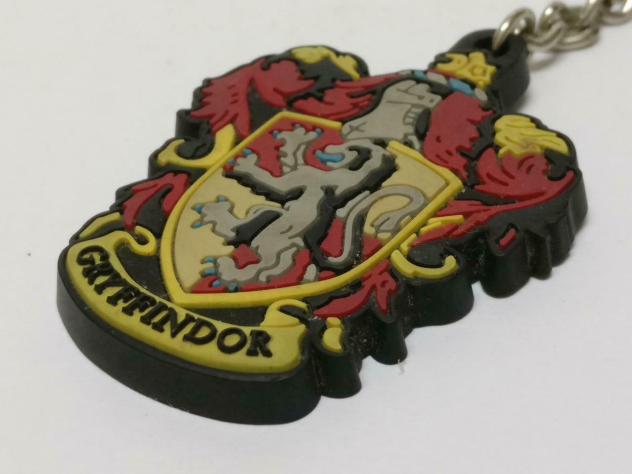 LP888 Vintage Harry Potter Warner Bros Gryffindor Rubber Keychain Keyring F/S (B684)