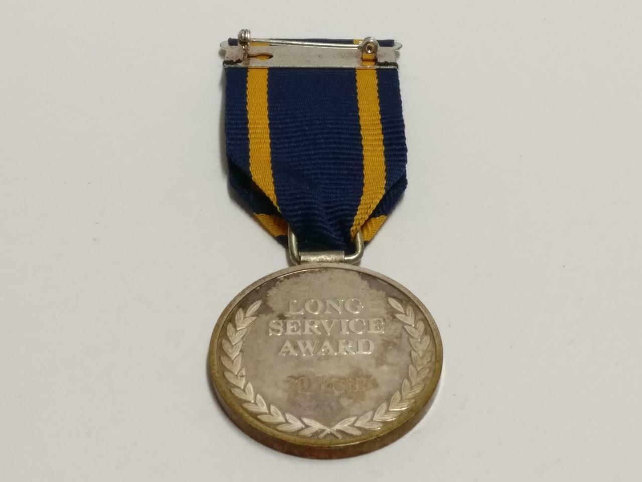 Rare Singapore Airlines SIA Long Service Award 30 Years Medal Pin Badge (C069)