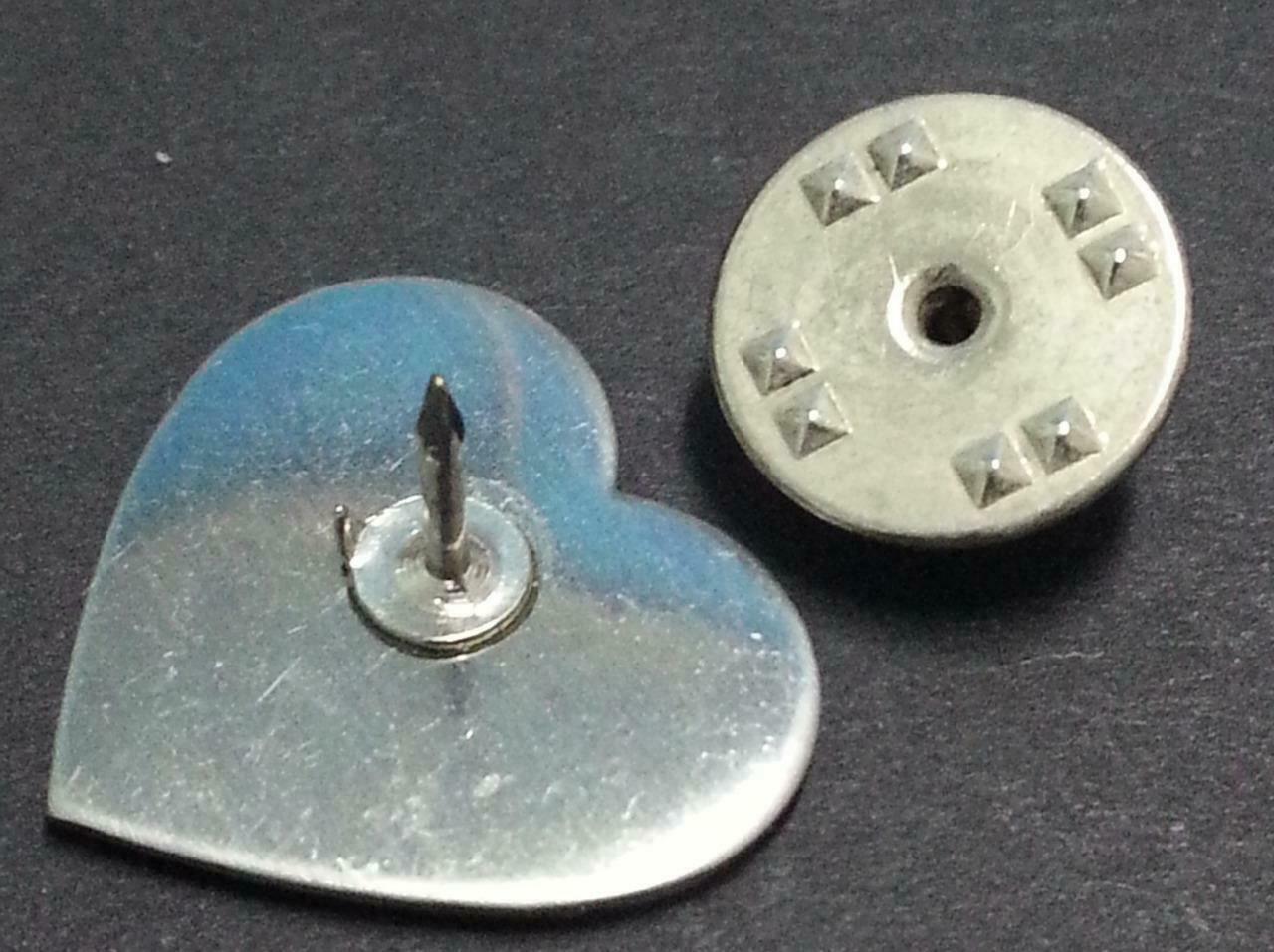 Rare Vintage Singapore Flag Heart Shape Pin Badge F/S (B287)