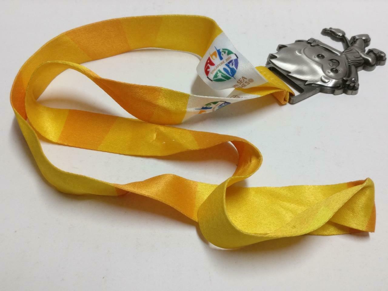 Singapore 28th Olympic SEA Games 2015 Nila Run Mascot Medal Yellow Ribbon C084