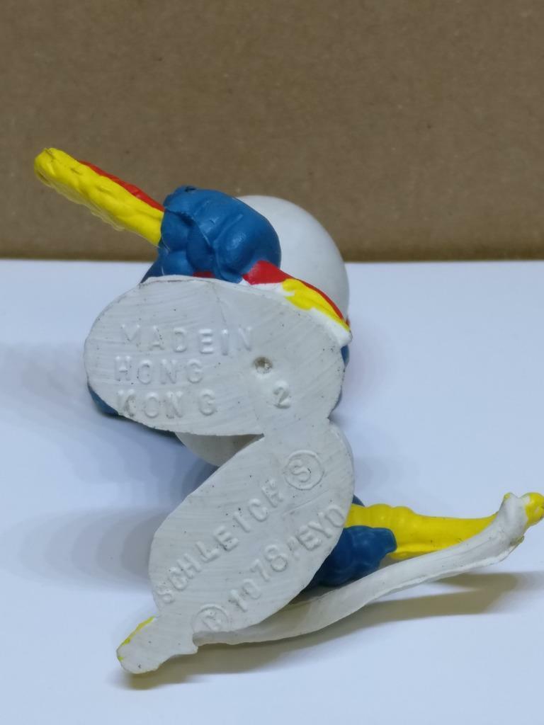 Vintage The Smurfs Bow & Arrow Figurine Miniature Peyo 1978 Hong Kong x1 (A1772)