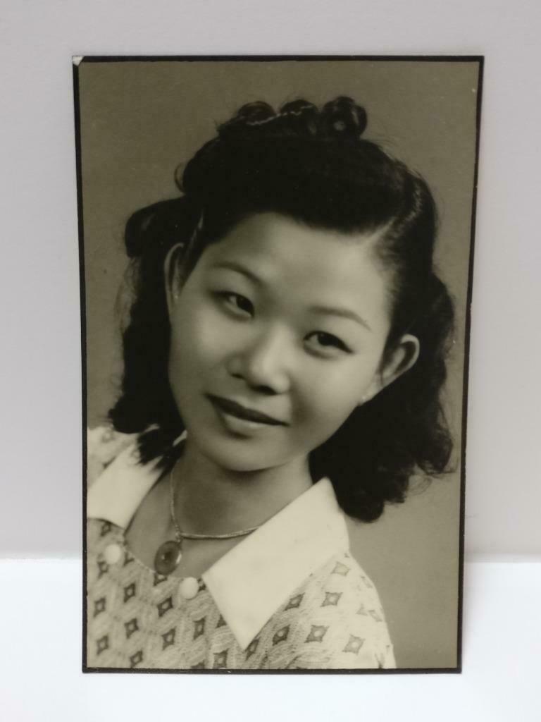 VTG Asian Chinese Beautiful Lady Smiling Hair Style Studio B&W Postcard (P420)
