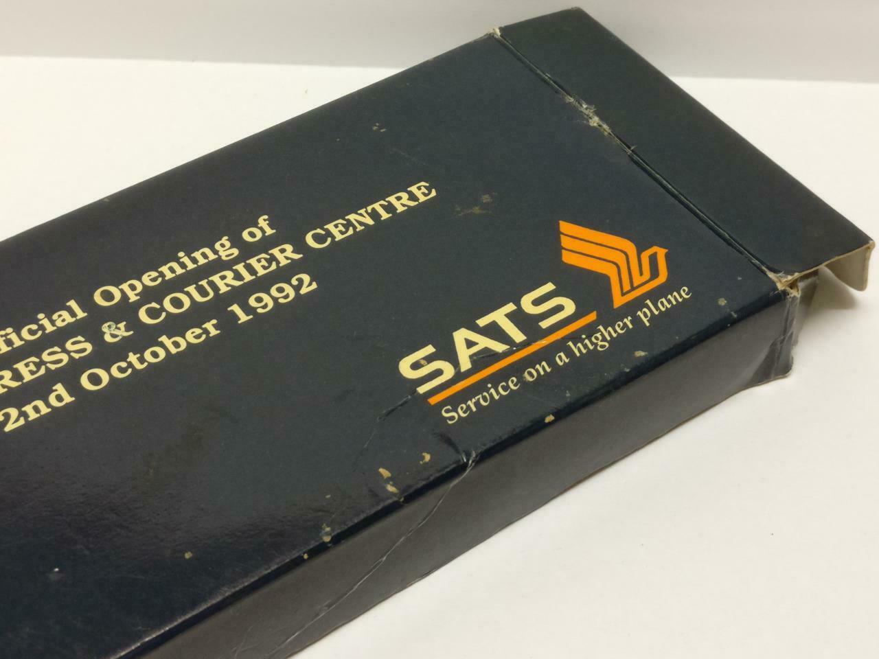 SIA Singapore Airlines SATS Express & Courier Centre Pen & Card Holder (A2117)