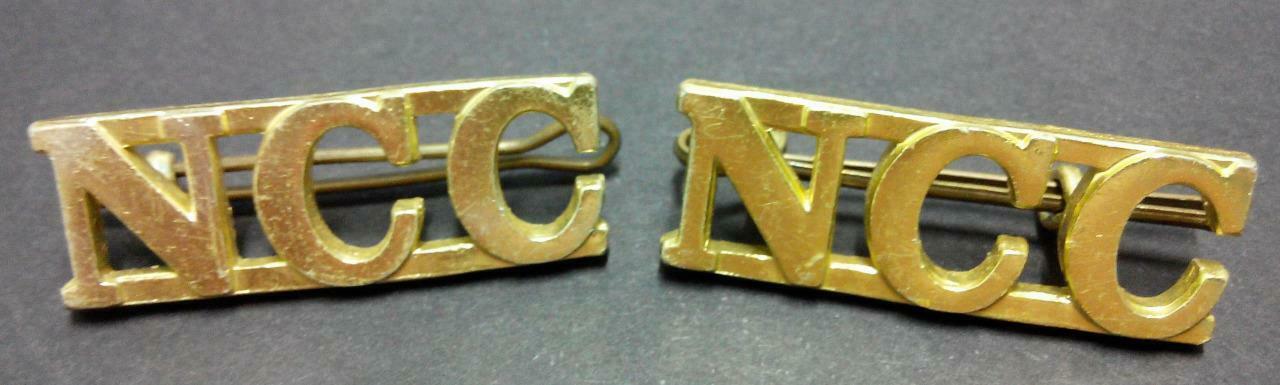 Singapore NCC National Cadet Corps 2x Pin Badge F/S (B228)