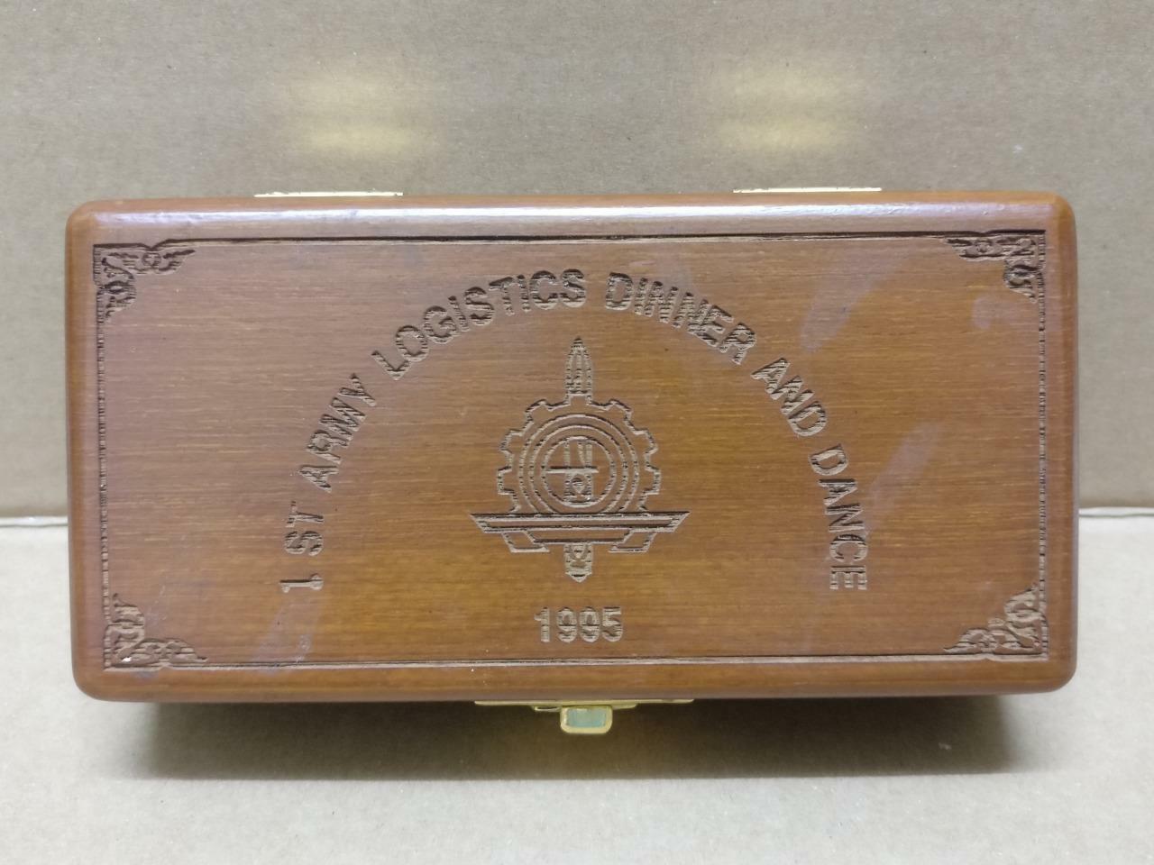 Rare 1995 Singapore Army Logistics Key & Pin Badges With Box (A1887)
