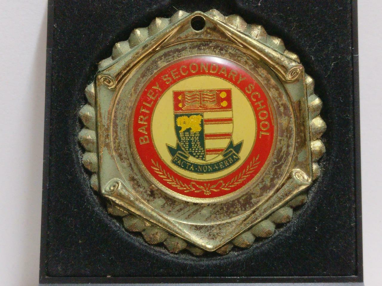 Singapore Bartley Secondary School Sports Carnival 2007 Medal w/ Box (C097)