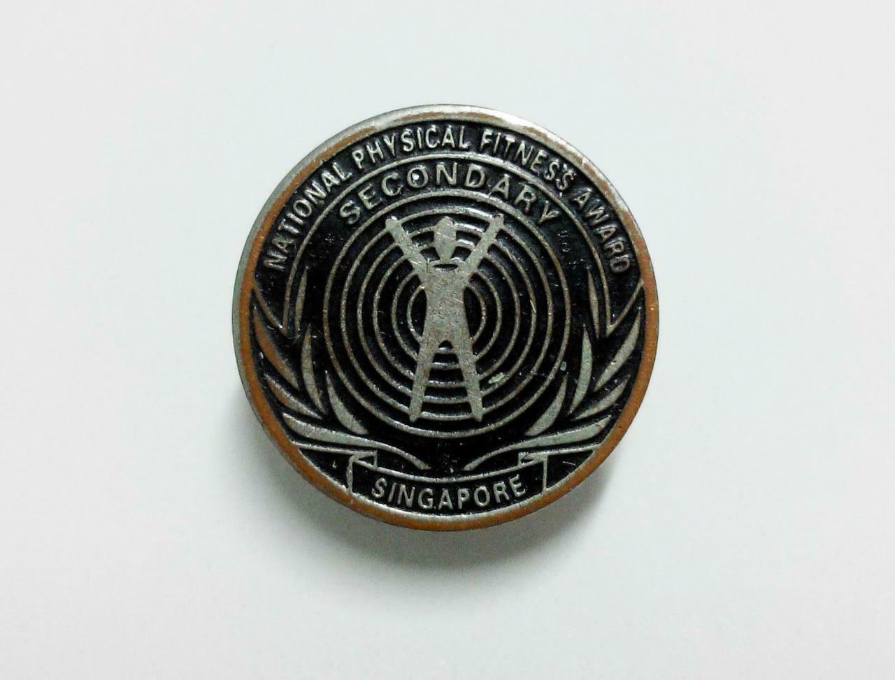 Rare Singapore National Physical Fitness Award Secondary Pin Badge (B314)