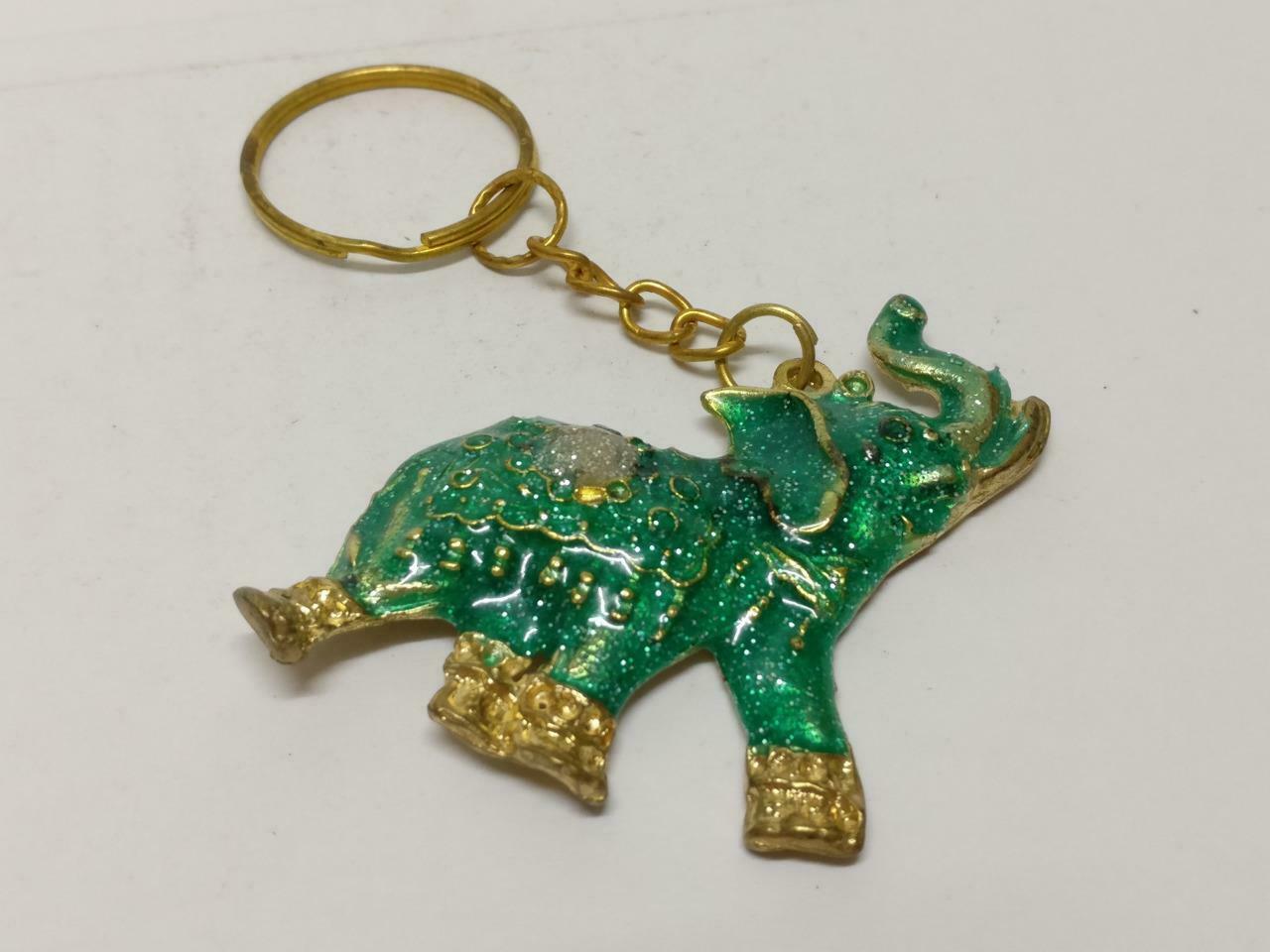 LP888 Rare Vintage Thailand Elephant Green Gold Tone Metal Keychain Souvenir (B708)