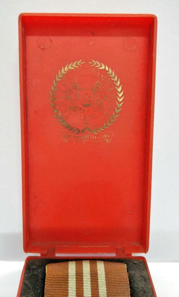 Mega Rare Vintage Singapore Armed Forces Good Service Lion Medal w/ Box (A1559)