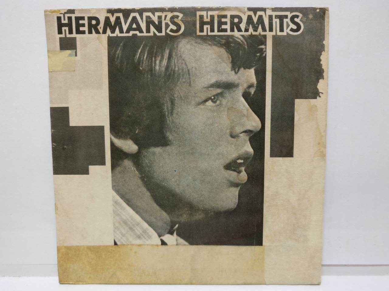 Herman's Hermits The Hollies Rare Cover & Label Singapore 7" EP  (EP021)