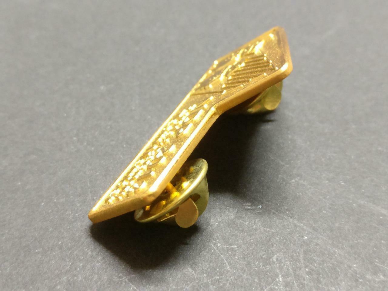 Vintage National Day Parade NDP 2013 Gold Tone Pin Badge Button F/S B863