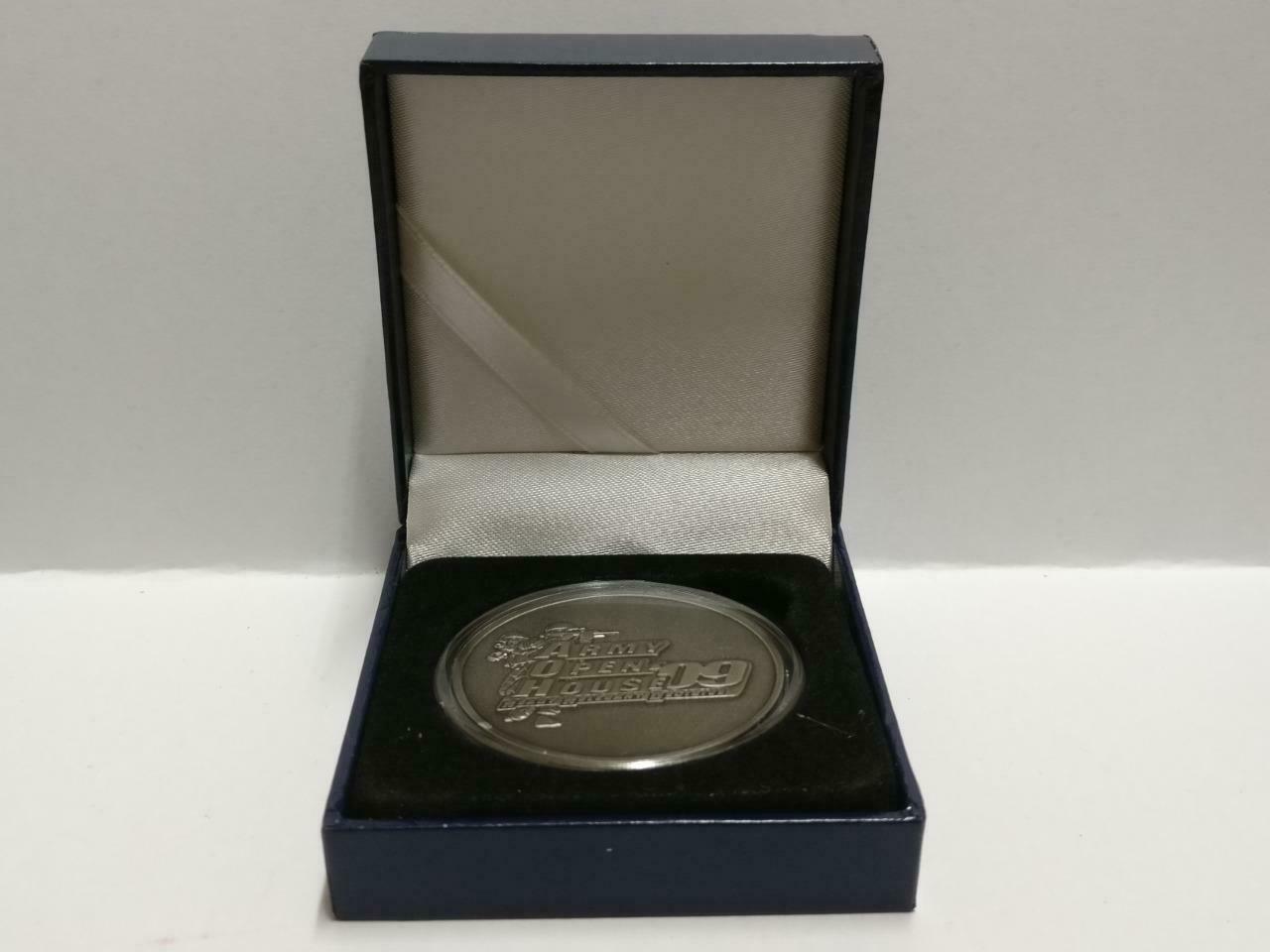 Singapore Military Tank Army Soldiers Open House 2009 Medal Coin w/ Box (C044b)