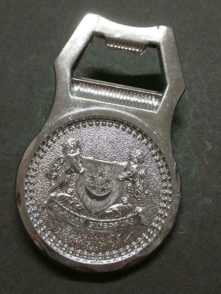 LP888 Rare Vintage Singapore Lion City Souvenir Metal Bottle Opener F/S B968 *2