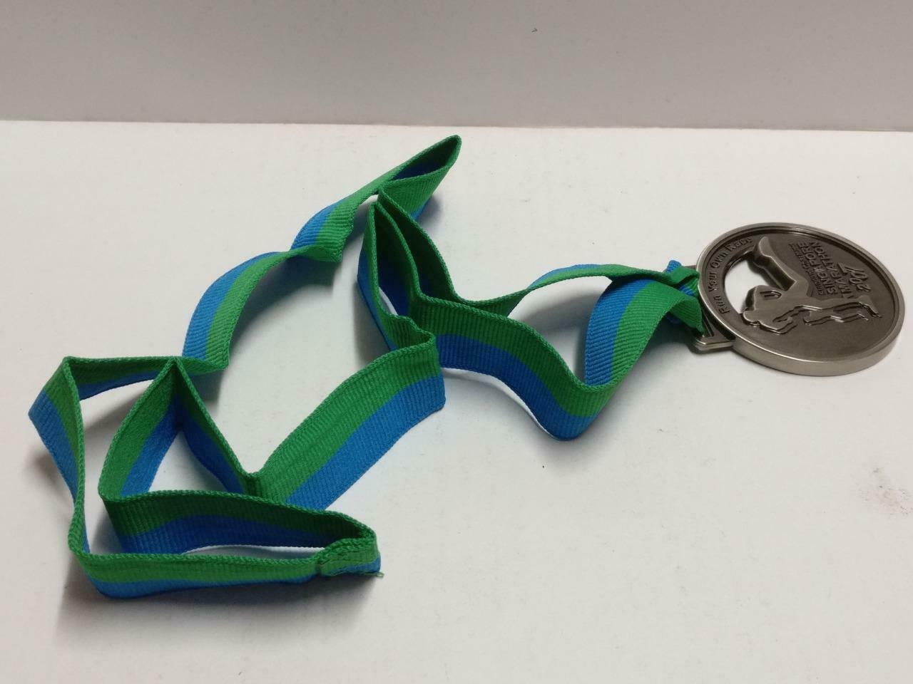 Singapore Standard Chartered Half Marathon 2007 21.1KM Running Medal (C085)