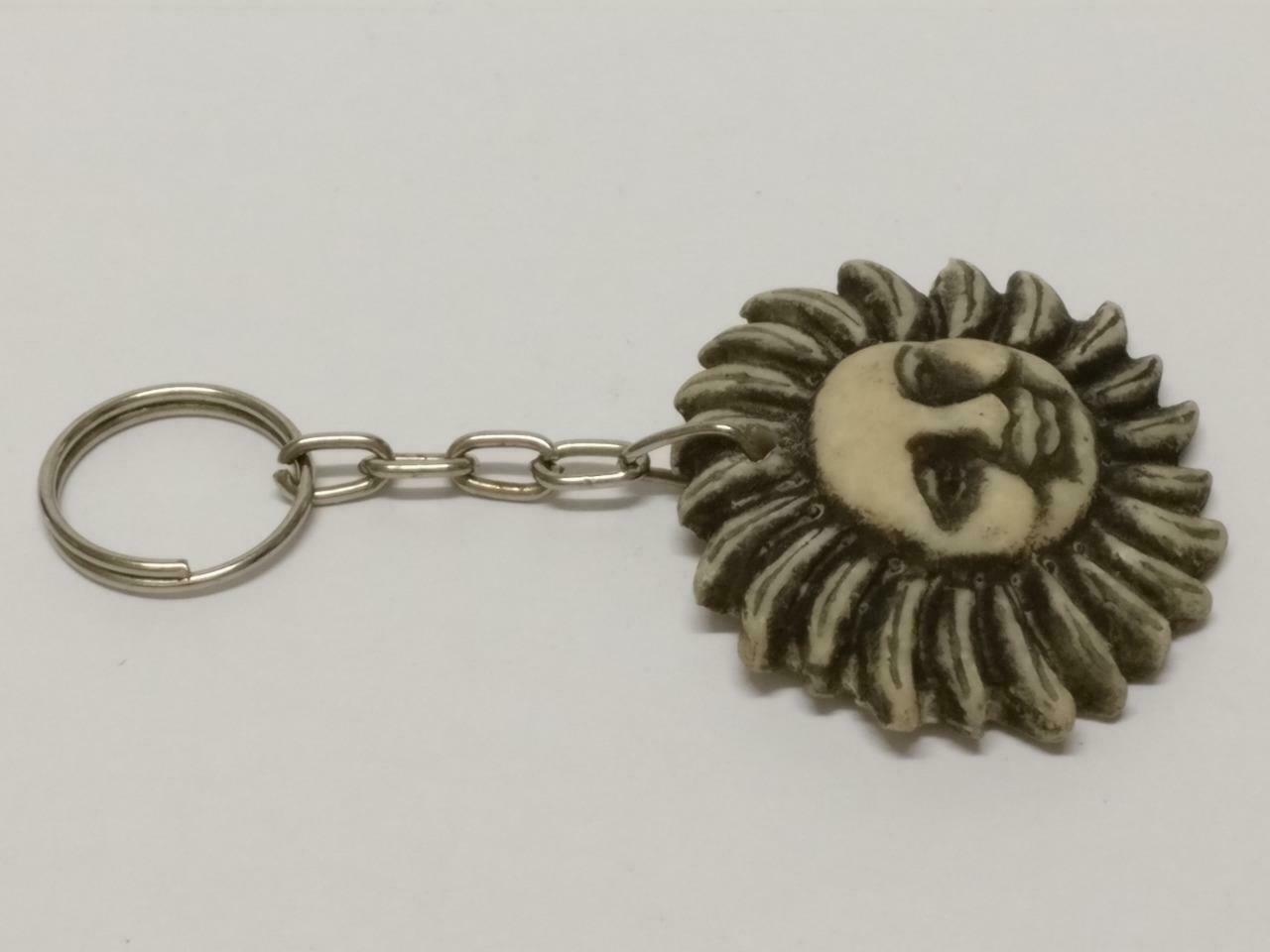 LP888 Rare Vintage Handmade Art Sun Carving Wood Sculpture Keychain Keyring F/S B750