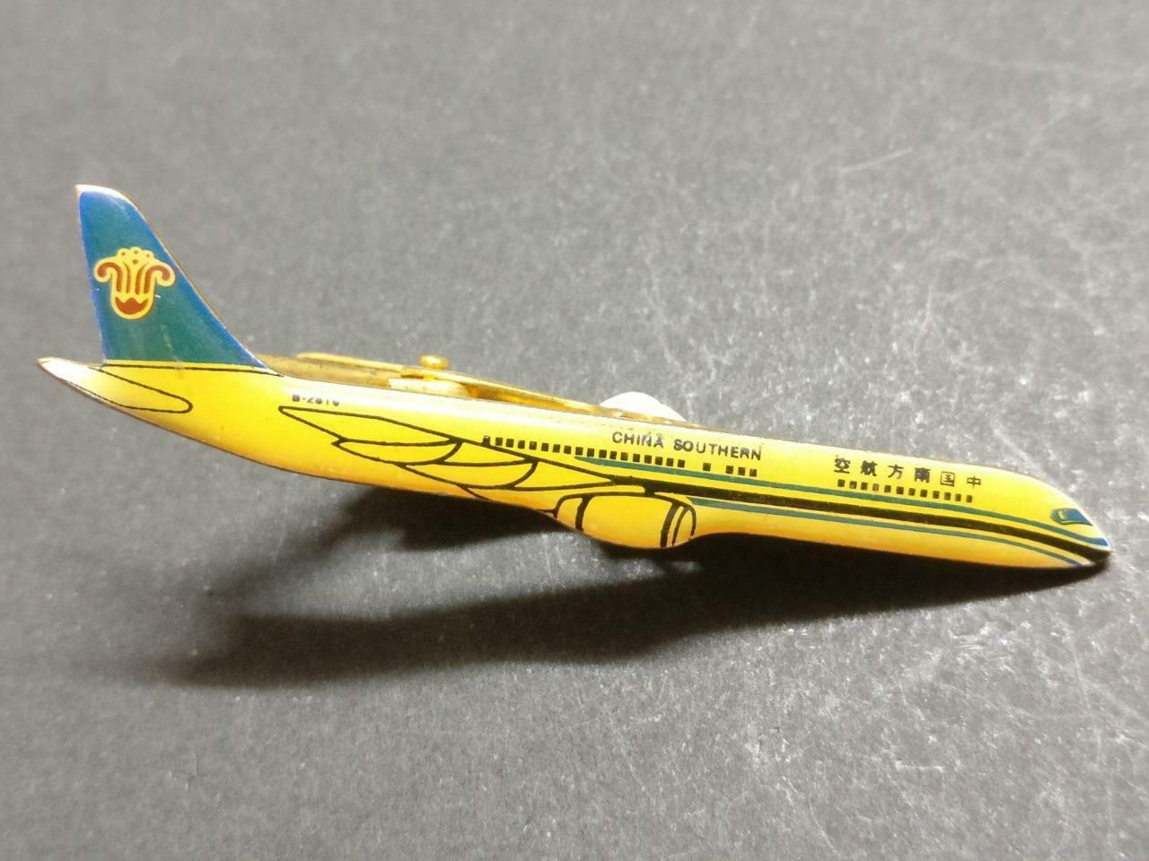 Vintage China Southern Airlines Airplane Gold Tone Tie Pin Clip Souvenir B862
