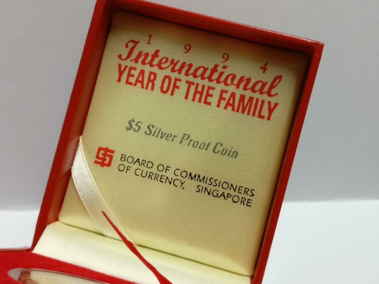 Singapore $5 Year Of The Family 1994 Proof Silver Coin With Box & Cert (C045b)