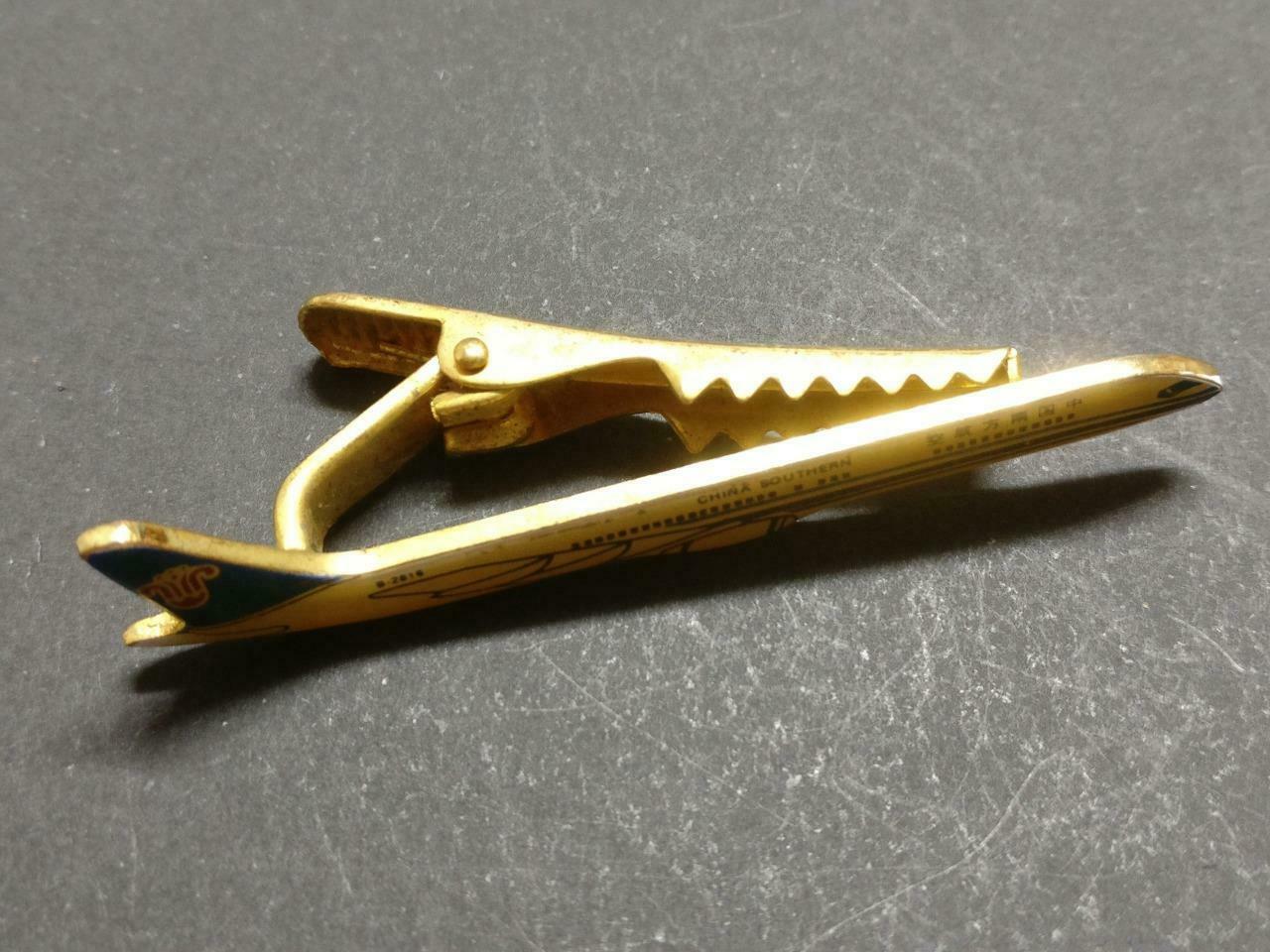 Vintage China Southern Airlines Airplane Gold Tone Tie Pin Clip Souvenir B862