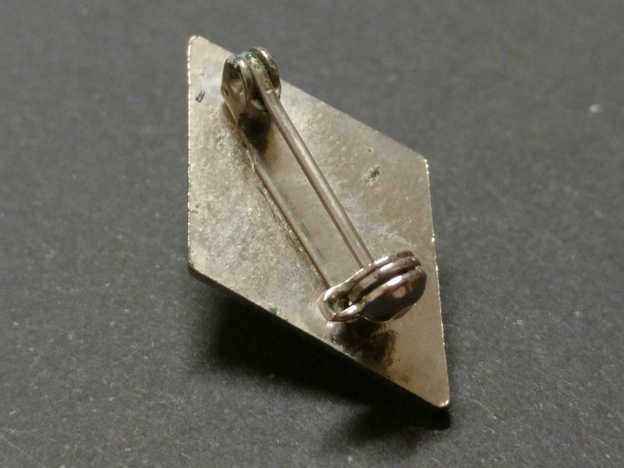 LP888 Vintage Singapore Boys' Brigade BB Silver Tone Pin Badge F/S B849