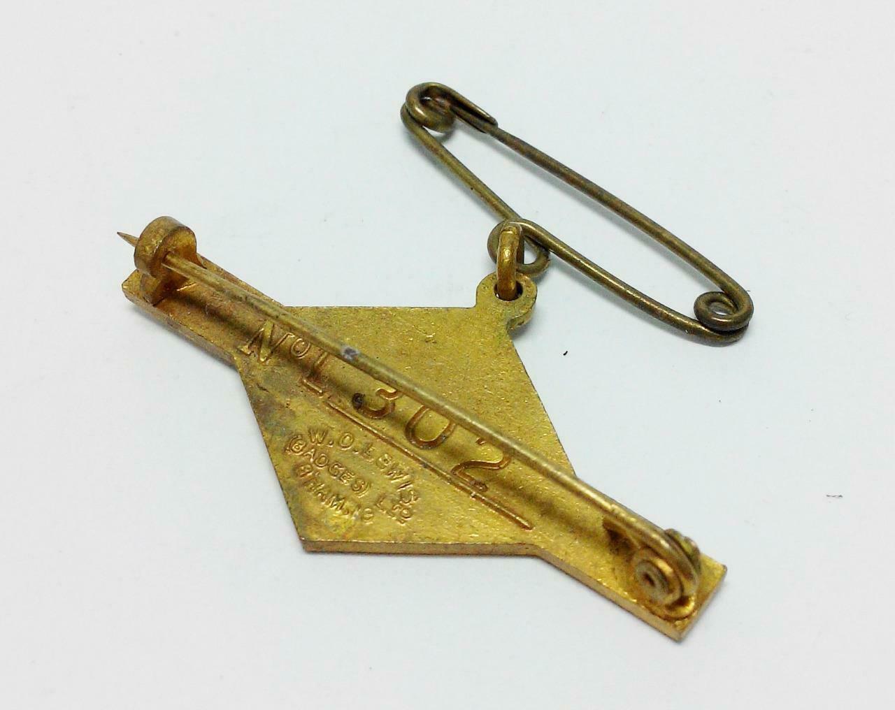 Mega Rare Vintage Singapore Turf Club 1962 W.O. Lewis (Badges) Pin Badge (B363)