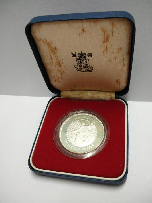 CH888 Mauritius 25 Rupees Silver Proof Coin 1977 Queen's Jubilee W/Cert & Box (OC433)