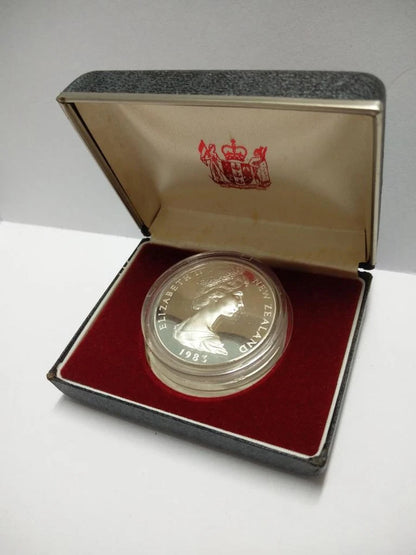 CH888 New Zealand $1 Silver Proof Coin 1983 50th Years Coinage W/Cert & Box (OC432)