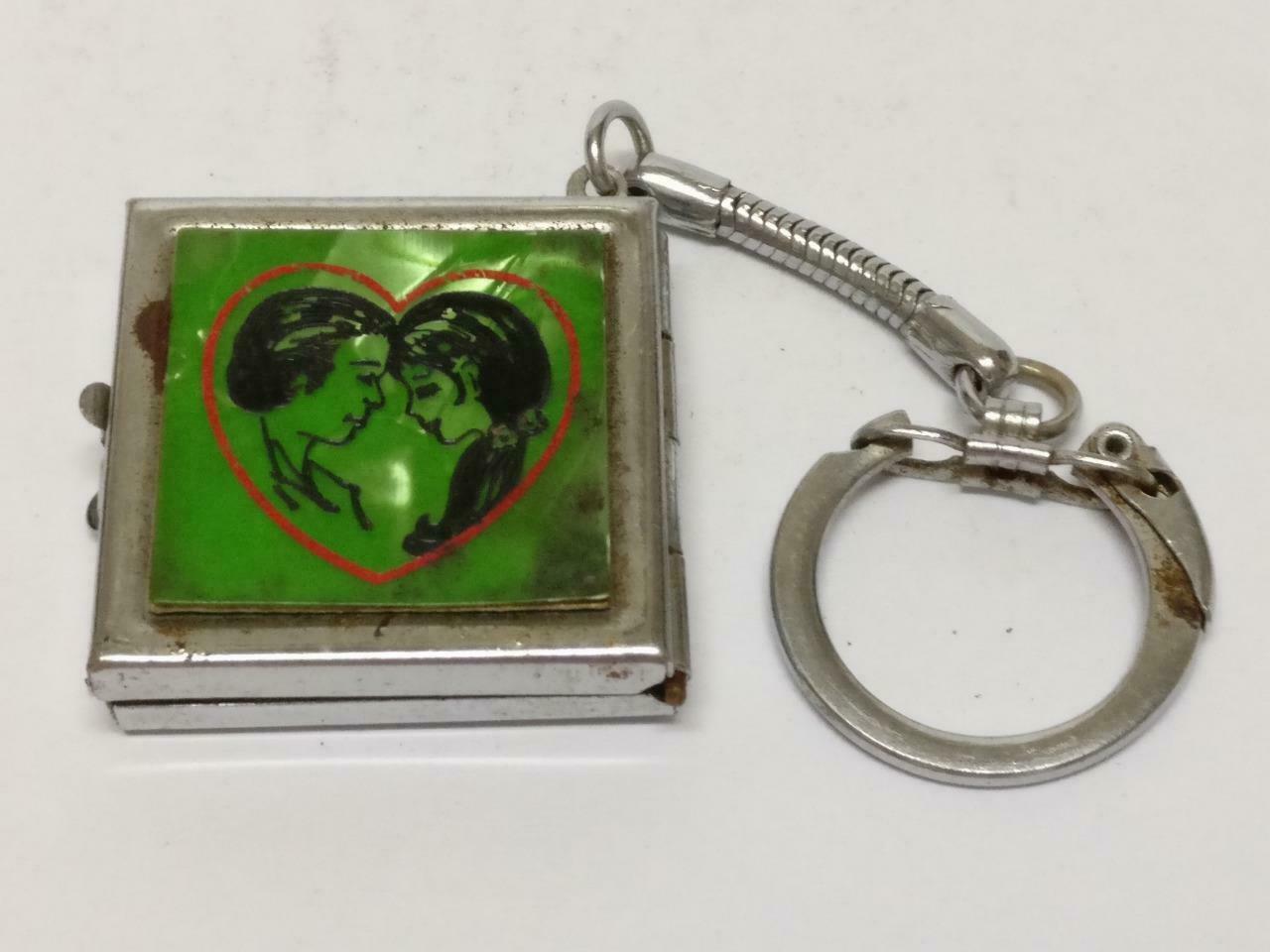 LP888 Rare Vintage Couple Love Heart Photo Locket Metal Keychain Keyring F/S (B689)