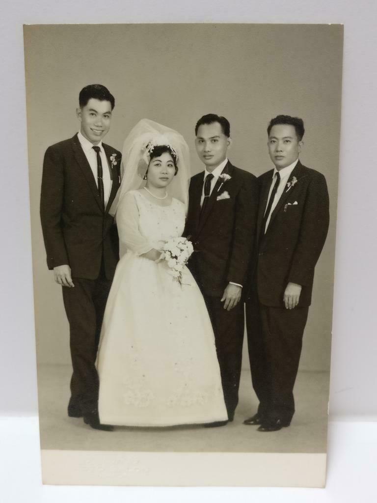 Vintage Wedding Couple Bride & Groom Friends Studio Portrait B&W Photo (P328)