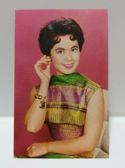 Vintage Hong Kong China Chinese Actress Retro Photo Card F/S (P166)