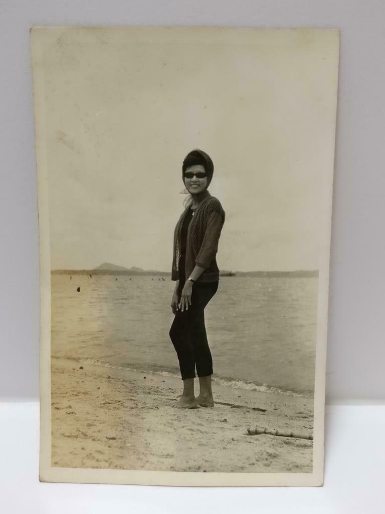 Vintage Asian Beautiful Lady Posing By The Sea Beach Retro Outfit B&W Photo P428