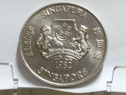 Singapore $10 Dog 1982 Copper Nickel Coin (C014)