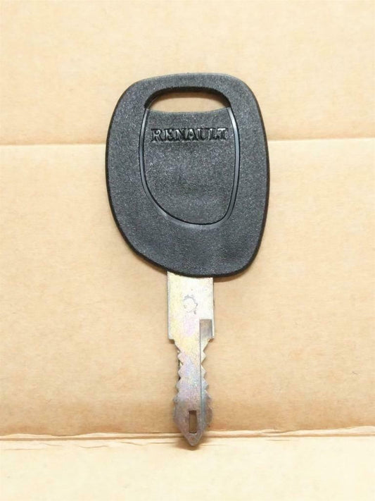 LP888 Renault Metal Car Key Collectible (B548)