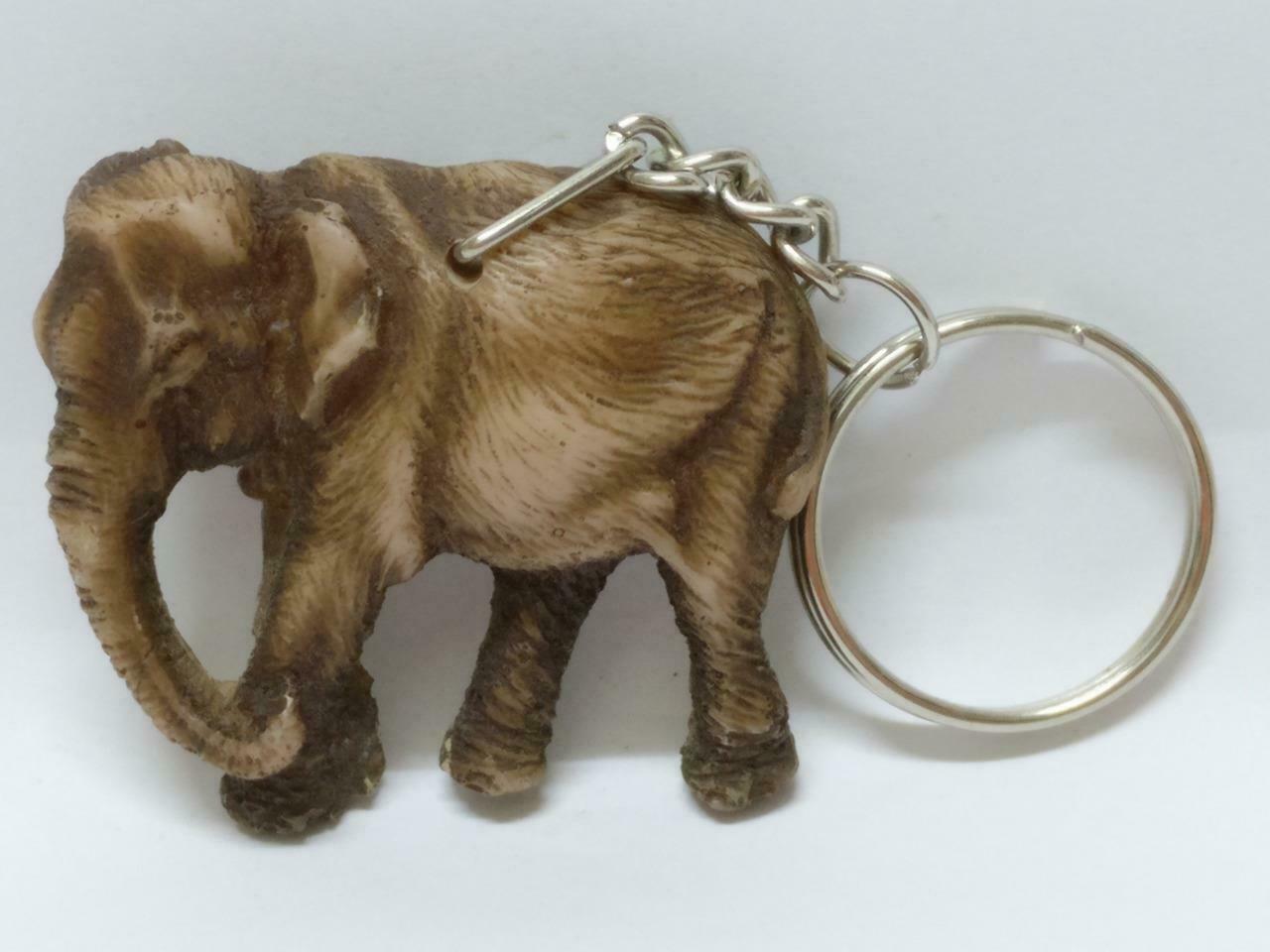 LP888 Vintage Handmade Mini Brown Wood Sculpture Elephant Keychain Keyring F/S (B747)