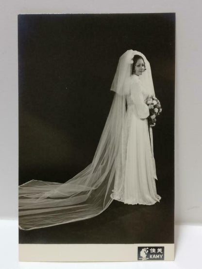 Vintage Asian Chinese Lady Wedding Bride Bouquet Studio Portrait B&W Photo P354