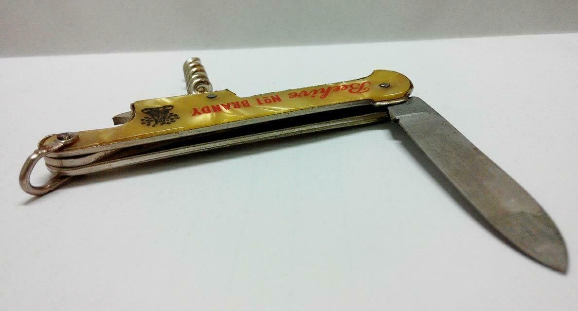 Vintage Beehive VSOP Brandy Cognac Advertising Pocket Camp Knife Beer OpenerA441