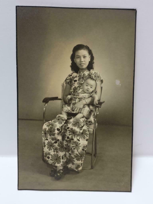 Vintage Asian Chinese Mother Holding Her Baby Studio Portrait B&W Photo (P308)