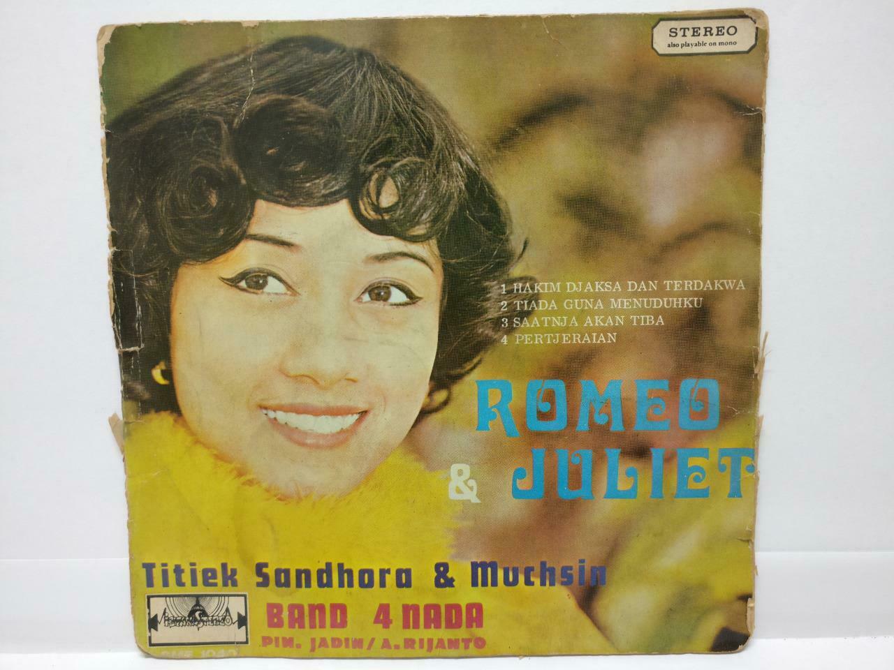 Indonesia Malay Titiek Sandhora & Muchsin & Band 4 Nada 45 RPM EP 7" (EP372)