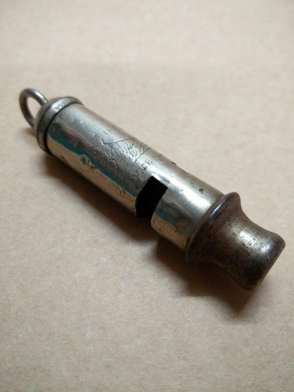 LP888 Vintage Rare Hong Kong Tiger Whistle (B571)